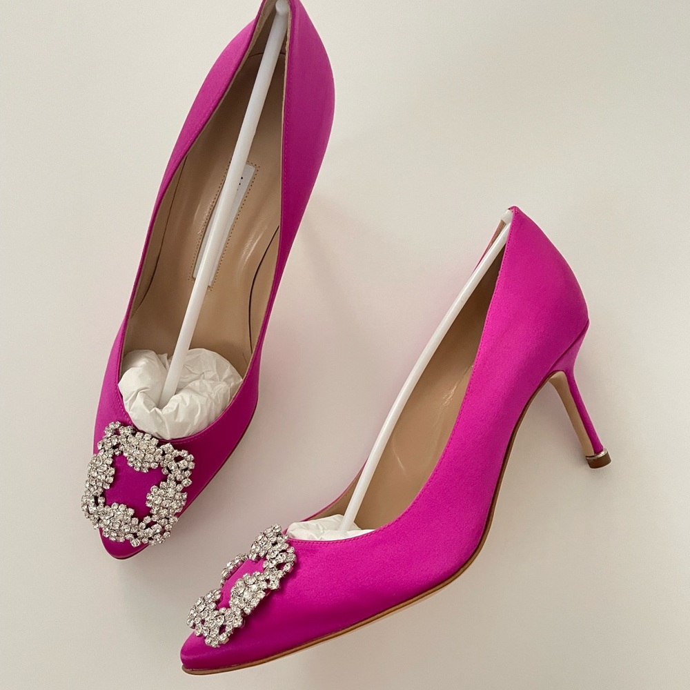 NEW Manolo Blahnik Hangisi Heels size 37.5